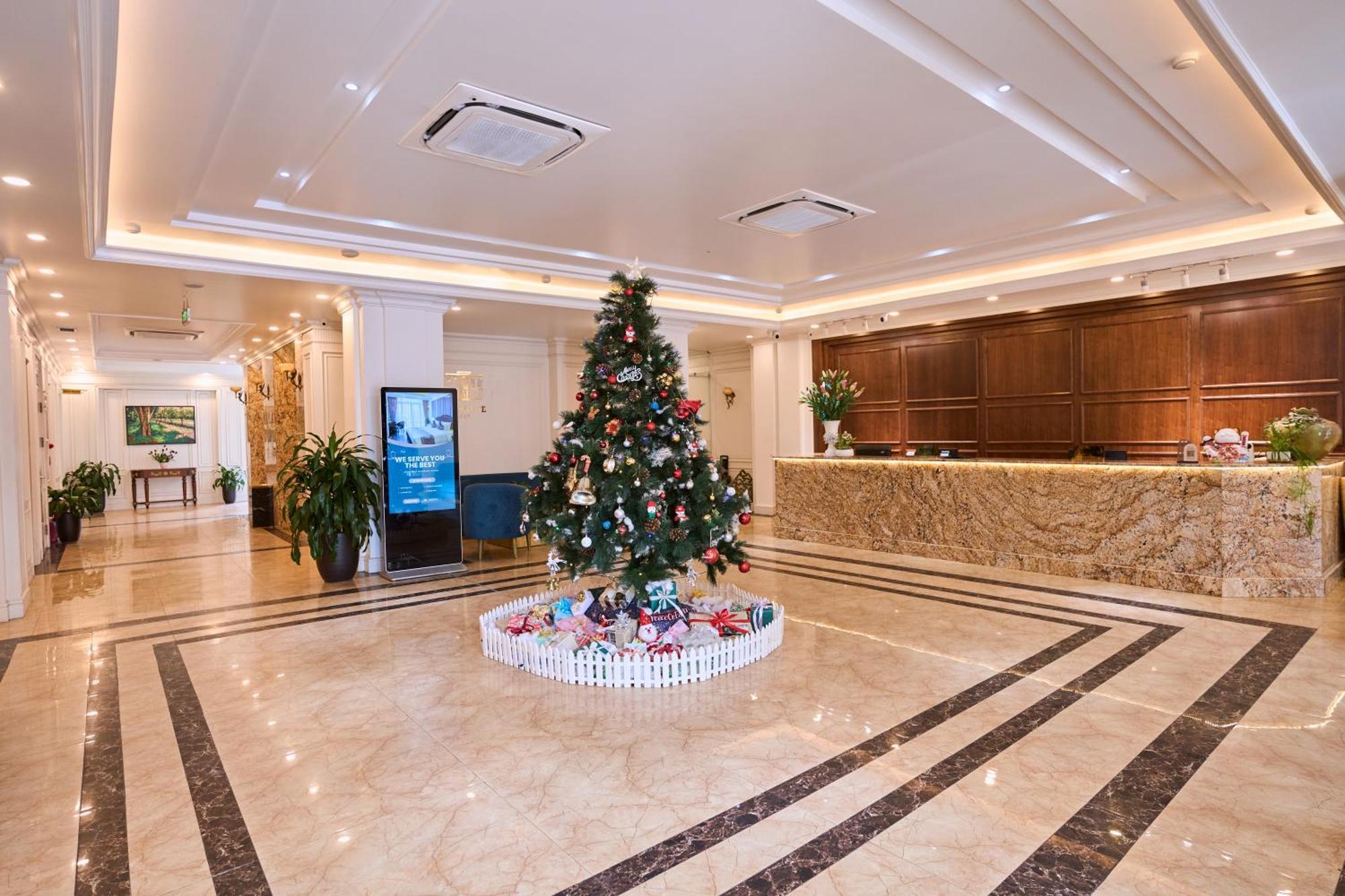Le Haute Hotel Hai Phong Esterno foto