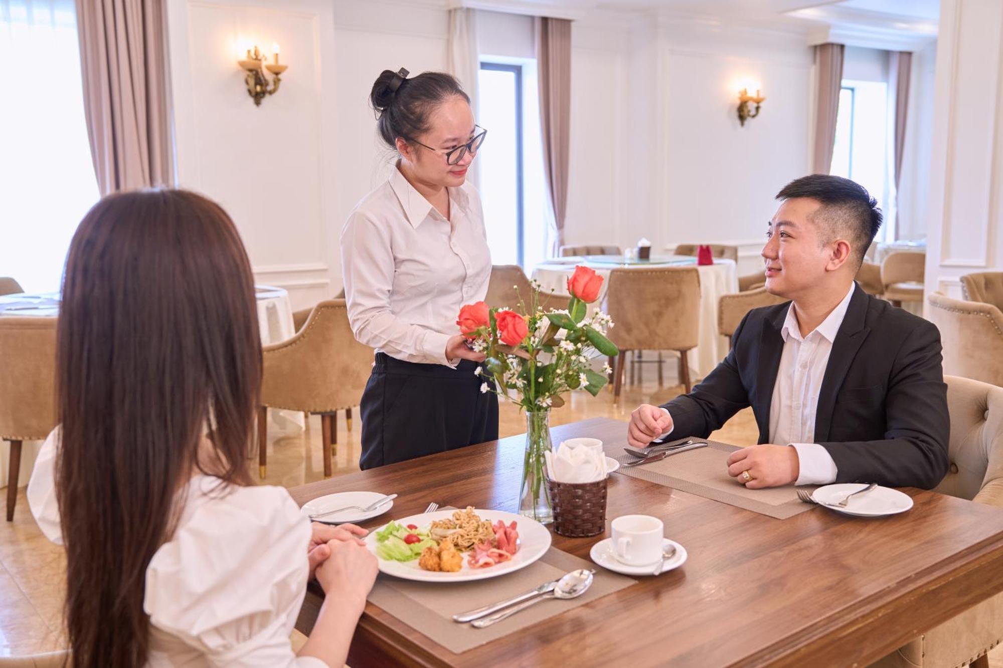 Le Haute Hotel Hai Phong Esterno foto