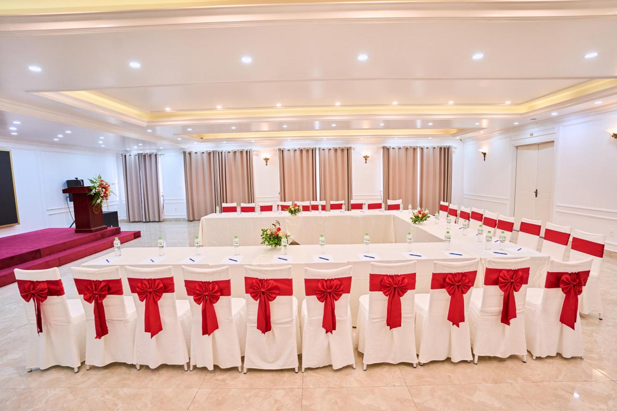 Le Haute Hotel Hai Phong Esterno foto