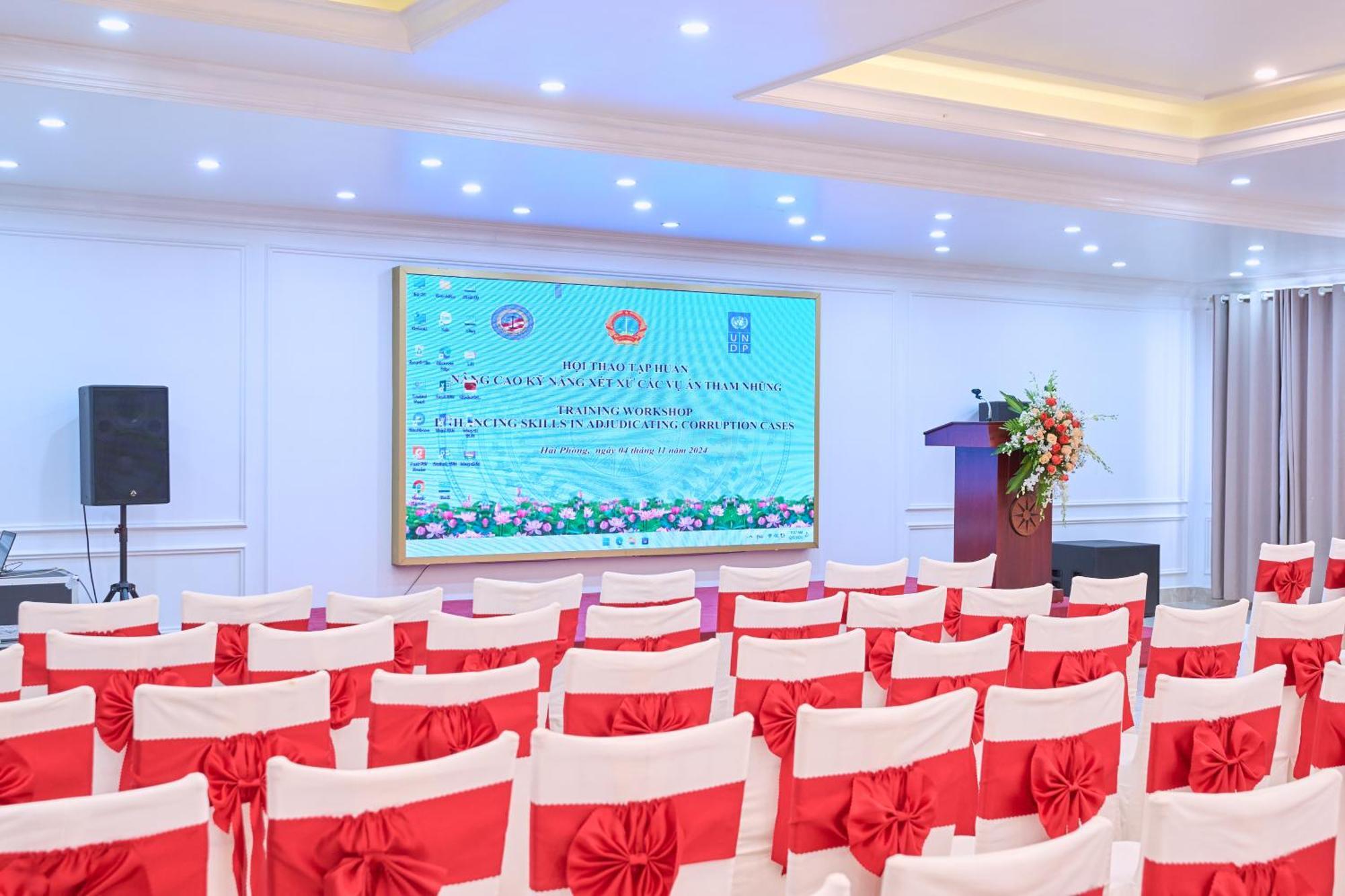 Le Haute Hotel Hai Phong Esterno foto
