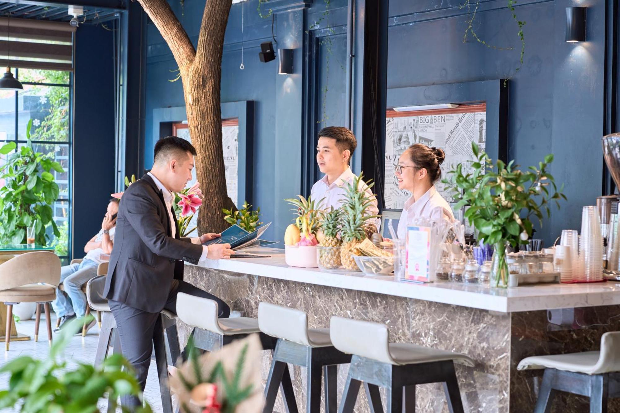 Le Haute Hotel Hai Phong Esterno foto